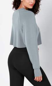 Top corto bordado personalizado de manga larga con capucha Sudadera recortada para mujer Sudadera de mujer de alta calidad - Product Image 3