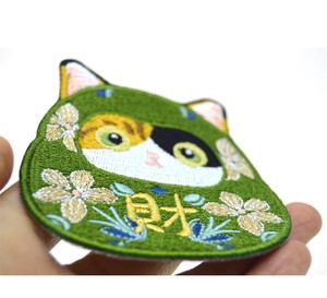 Écussons brodés en tissu feutre avec logo de tête de chat personnalisé pour vêtements - Product Image 2