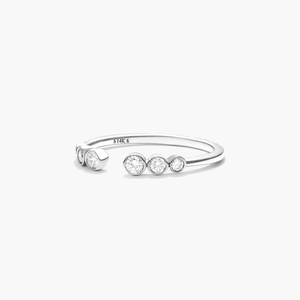 Anillo abierto elegante para mujer, de 10K chapado en oro, corte redondo, bisel de moissanita, piedras de ajuste, banda delicada clásica para regalo de anillo de bodas - Product Image 2