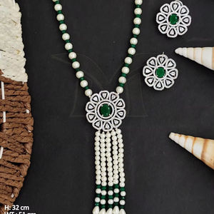 Ensemble de pendentifs de fête Cz Ad en rhodium blanc de style fantaisie de créateur - Product Image 1