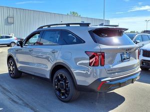 Kia Sorento X-Line SX Prestige AWD 2026 d'occasion, couleur marron, avec toit ouvrant, démarrage à distance, sièges en cuir, boîte automatique, jantes en alliage - Product Image 5