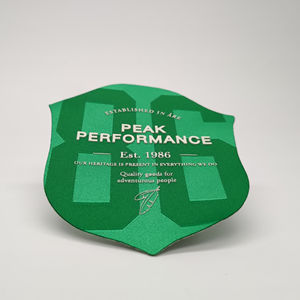 Logo 3D Étiquette imprimée personnalisée Lettre en relief Sérigraphie Patch Caoutchouc Silicone PVC Badge Matériau recyclé BrandTag - Product Image 4