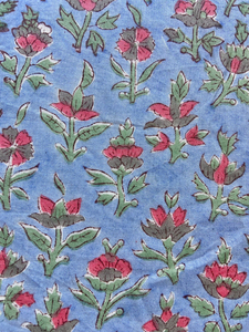 Tela de Algodón Estampada a Mano con Base Azul y Diseño Floral Pequeño Buti - Product Image 4