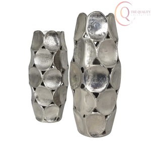 Elegant Metal Tabletop <b>Decorative</b> <b>Vase</b> for Homes and Offices, Ideal for Enhancing Table Décor and Interior Styling - Product Image 2