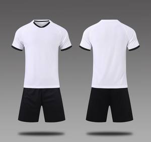 Maillots de football pour hommes en polyester respirant et léger, ensembles d'uniformes d'été à manches courtes personnalisés - Product Image 2