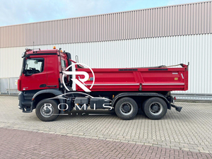 Camión Volquete AROCS 2643 LK Usado de 2016, 6x6, para Trabajo Pesado, Motor Diésel de 351-450 HP, Capacidad de 21-30 T para Construcción - Product Image 1