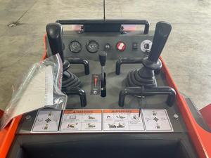 รถตักล้อยางขนาดเล็ก Hurricane HRC 700 พร้อมเครื่องยนต์ประสิทธิภาพสูง ปั๊มไฮดรอลิก KYB เกียร์บ็อกซ์ มอเตอร์ รับประกัน 4 ปี - Product Image 6