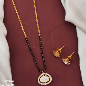 Joyería de moda Diseño de forma de diamante inverso Piedras completas Accesorios de joyería Kundan Conjuntos de joyería para mujer Kundan Mangalsutra - Product Image 1