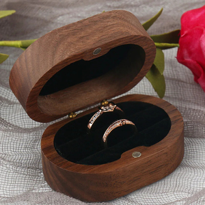 Boîte à bijoux en bois antique faite à la main pour demande en mariage, fiançailles, écologique, élégante, rangement pour bagues, occasions spéciales - Product Image 3