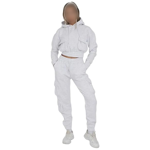 Hecho en 2025 Pakistán conjunto de pantalones y Sudadera con capucha corta de manga larga, ropa informal mejor material chándal de mujer - Product Image 1