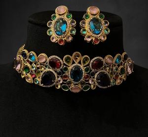 Ensemble de collier de luxe de meilleure qualité en plaqué or avec pierres et boucles d'oreilles pour femme Collection de vêtements de fête de mariage - Product Image 2