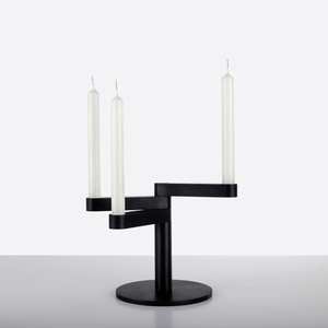 Portavelas de metal Premium duradero y elegante diseñado para crear un ambiente romántico en cualquier espacio interior - Product Image 6