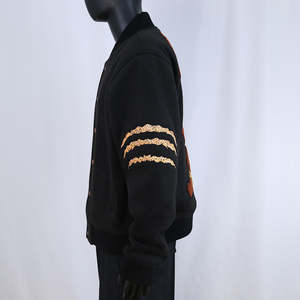 Veste d'hiver pour homme tendance, style streetwear, avec boutons pression, broderies chenille et patchs, col Byron, veste varsity - Product Image 4