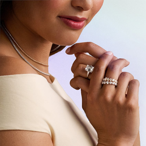 แหวนเงินแท้ 925 สำหรับผู้หญิง ดีไซน์หรูหรา ประดับเพชรเลี้ยงในห้องปฏิบัติการ แบบสี่ขา คลาสสิก เหมาะสำหรับงานแต่งงาน สไตล์หรูหรา สำหรับงานหมั้นและวันครบรอบ - Product Image 3