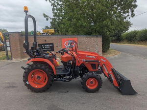 Fournisseur en gros pas cher de tracteurs agricoles d'occasion Kubota BX-23S EK1-261 très demandés, avec tondeuse, rétrocaveuse et chargeur frontal - Product Image 3