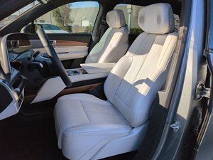 Cadillac Vistiq Sport Électrique AWD d'occasion propre 2026 - Product Image 4