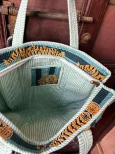 Sacs fourre-tout réversibles en coton matelassé de style bohème faits à la main, écologiques, avec logo personnalisé, fermeture éclair, motif imprimé en bloc pour femmes - Product Image 3