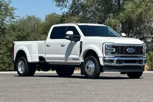 2023 Ford F-450 Lariat - Product Image 2