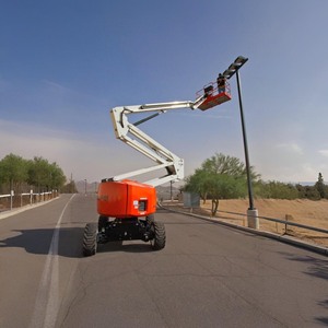 Nacelle élévatrice à flèche avec caractéristiques de sécurité de l'opérateur et commande lisse conçue pour l'utilisation de plate-forme aérienne dans la construction et la réparation - Product Image 2