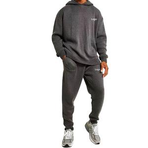 Conjunto Deportivo Transpirable, Nuevo Diseño, Venta al por Mayor, Personalizado, Traje Deportivo de Dos Piezas para Hombre, 100% Algodón - Product Image 1