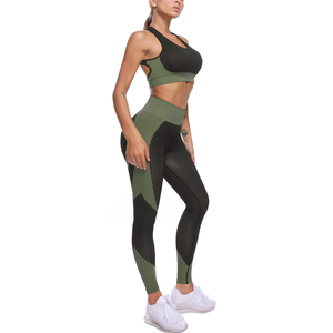 Conjunto de ropa de gimnasio de secado rápido transpirable de talla grande personalizada para mujer, mallas de Sujetador deportivo de yoga con logotipo frontal acanalado elástico, pedido mínimo - Product Image 3