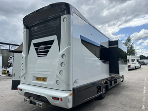 Camping-car RC Motorhomes RC9M Twin Slide Out, luxe léger, imperméable, 4x4, pour 4 à 6 personnes, véhicule tout-terrain - Product Image 3