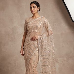 Sari de mariage traditionnel en tulle pur et doux, avec broderie originale de perles, bordure fantaisie en dentelle Moti, design lourd, longueur ras du sol, avec chemisier - Royal - Product Image 1