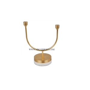 Bougeoir de table en laiton poli doré de qualité supérieure, fait à la main, bougeoirs de table vintage et élégants d'Inde - Product Image 1