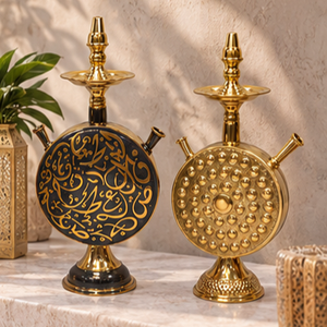 Mesa de Latón Martillado con Cachimba Futurista Integrada |   Pipa de shisha decorativa ornamentada con cuerpo redondo en relieve |   Cachimba Árabe Tradicional - Product Image 3