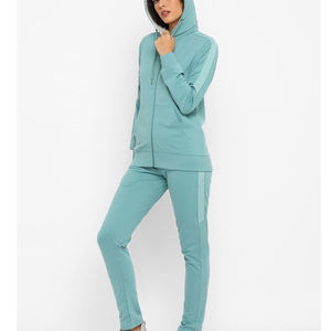 Survêtement de sport de haute qualité, coupe ajustée, en polyester, pour femmes, avec design et logo personnalisés - Product Image 1