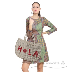 Borsa da spiaggia fatta a mano all'uncinetto di iuta da donna con ricamo in lana Amour | Orecchini natalizi gratuiti con ogni Tote! - Product Image 6