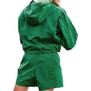 Ensemble short et veste coupe-vent décontractée à capuche pour femme, motif uni, écologique et coupe-vent, toucher doux et ajustement confortable - Product Image 4