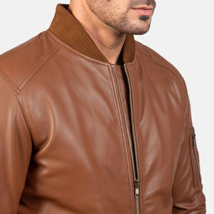 Veste en cuir durable avec doublure douce et détails pointus Parfait pour Streetwear Veste de coupe fonctionnelle pour hommes Veste pour hommes - Product Image 4