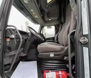 El mejor! ¡Gran Demanda! Camión Semirremolque Volvo VNL64T760 2021 con Cabina Elevada - Camión Usado con GARANTÍA - Product Image 3