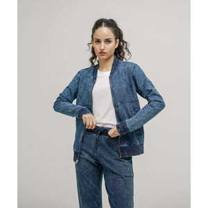 Chaqueta vaquera bomber para mujer - Product Image 3