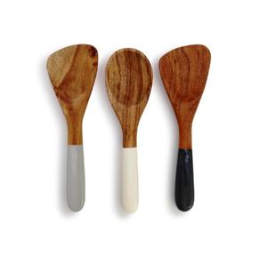 ชุดอุปกรณ์เสิร์ฟสลัดไม้มะม่วงและเรซิ่น ทำจากไม้กระถินเทศ ชุด 2 ชิ้น ชุดอุปกรณ์เสิร์ฟสลัดไม้ ทำด้วยมือ งานฝีมือสุดพิเศษสำหรับห้องครัว - Product Image 4