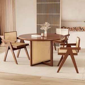 Table à manger moderne en bois massif, conçue avec une grande durabilité, des détails raffinés et un attrait intemporel pour les intérieurs élégants. - Product Image 3