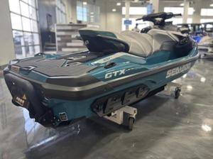 GRAN OFERTA Moto Acuática Sea-Doo GTX Limited 325 2026 Color Verde Metálico con Motor de 2 Tiempos, Aplicación Automática, 3 Asientos, 226-300HP - Product Image 2