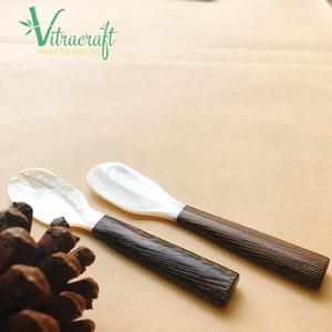 Cuchara artesanal de alta calidad Hecha de nácar mezclada con madera natural Perfecta para servir Caviar Premium Tamaño 11cm - Product Image 1