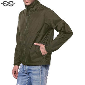 Veste coupe-vent légère compressible pour hommes coupe-vent anti-poussière activités de plein air voyage col en tissu à capuche usage quotidien - Product Image 5