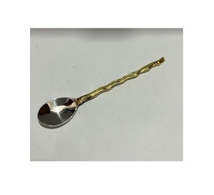 Cuchara recubierta de color dorado real de una sola pieza con asas de color chapado en oro extra premium a la mejor tarifa - Product Image 1