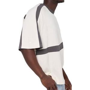 T-shirt personnalisé pour homme, coupe décontractée, col rond, style streetwear, avec empiècements sur les manches, motif uni - Product Image 4