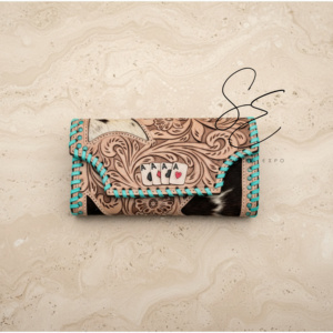 Cartera de mujer de cuero de vaca repujado estilo vintage con diseño de baraja de cartas, color turquesa, con costuras de látigo, tarjetero, monedero tipo clutch y pulsera con cremallera y pelo. - Product Image 3