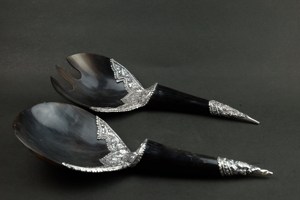 Juego de Servidores de Ensalada de Cuerno de Búfalo con 2 Espátulas, Utensilios Hechos a Mano Sostenibles - Product Image 5