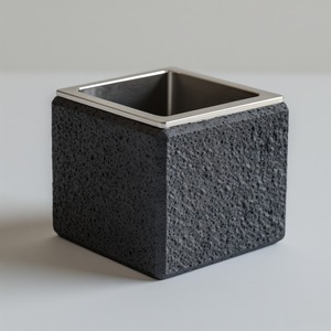 Portacepillos de Dientes de Metal Pulido Resistente, Diseñado para la Rutina Diaria del Baño, Bordes Lisos, Construcción Duradera, Diseño Ecológico y Moderno - Product Image 2