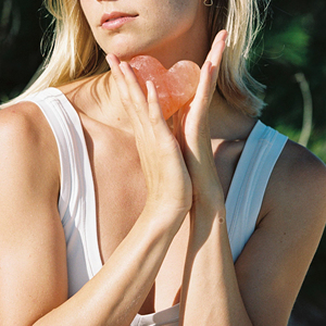 El mejor jabón de sal de cristal rosa en forma de corazón de Pakistán, piedras de masaje de sal del Himalaya Premium, artesanías naturales - Product Image 1