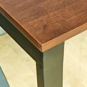 Escritorio Moderno Minimalista KConcept HBKC003 de 140x60cm, Muebles de Oficina con Patas de Hierro Ensambladas para Uso en Dormitorio - Product Image 4