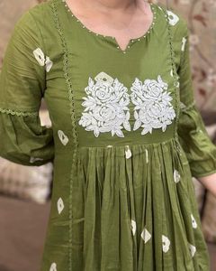 Ropa étnica india lanzando nueva colección de diseñador Mul algodón hilo pesado bordado trabajo Top y pantalón a precio de fábrica - Product Image 1