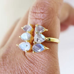 Bague en pierre de labradorite naturelle faite à la main, plaquée or 14 carats, laiton, bague ajustable pour femmes - Product Image 1