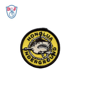 หมวกป้ายปักแบบรีดติดเสื้อผ้าผลิตจากโรงงานโดยตรง - Product Image 1